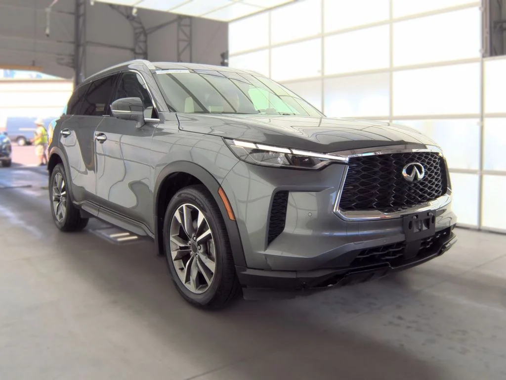 Certified Used 2023 Gray INFINITI LUXE image 3