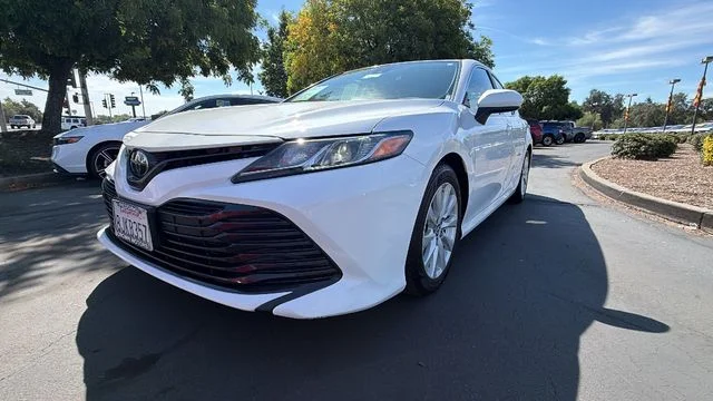 Used 2019 White Toyota LE image 9