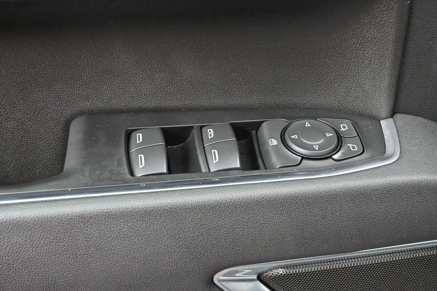 Used 2025 Sterling Gray Metallic Chevrolet LT image 12