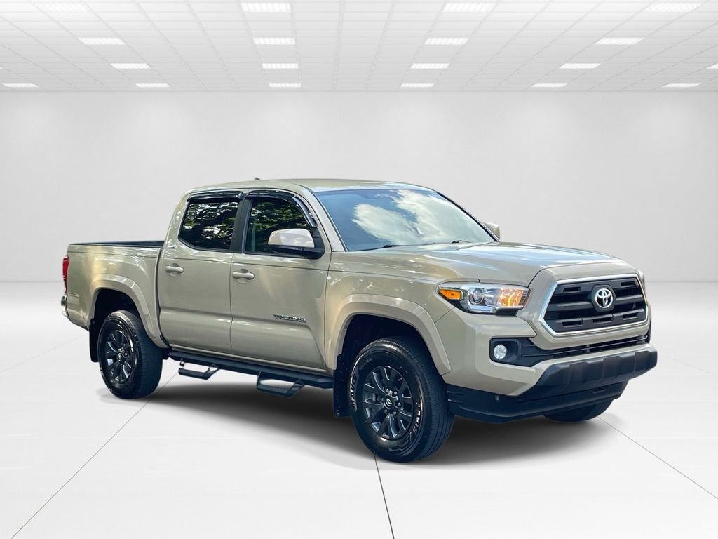 Used 2017  Toyota SR5 image 1