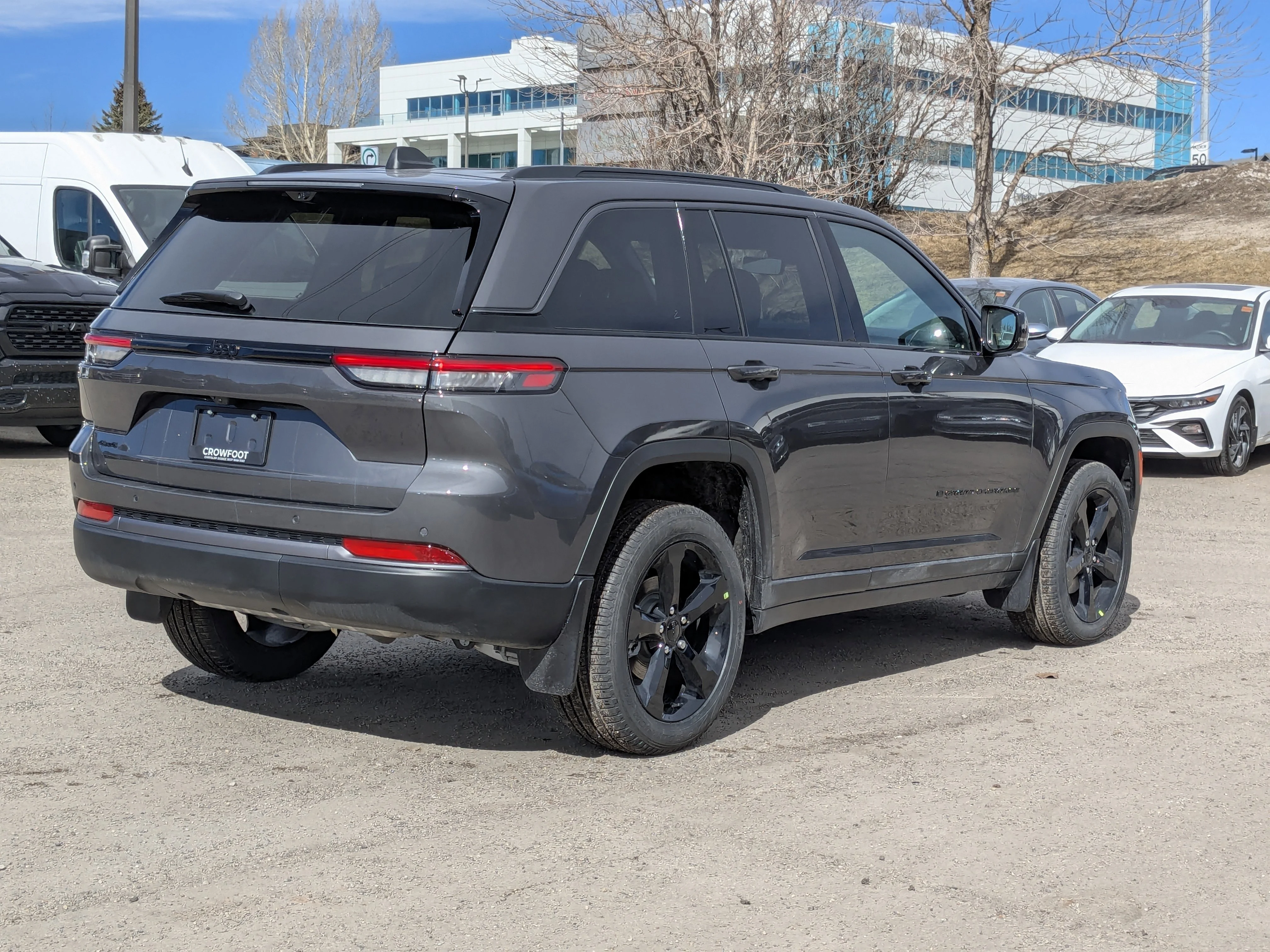 New 2026 Grey Jeep Limited - -Panoramic Sunroof - Limited Altitude Pack - 20 Gloss Black Wheels - Luxury Tch II & More image 8