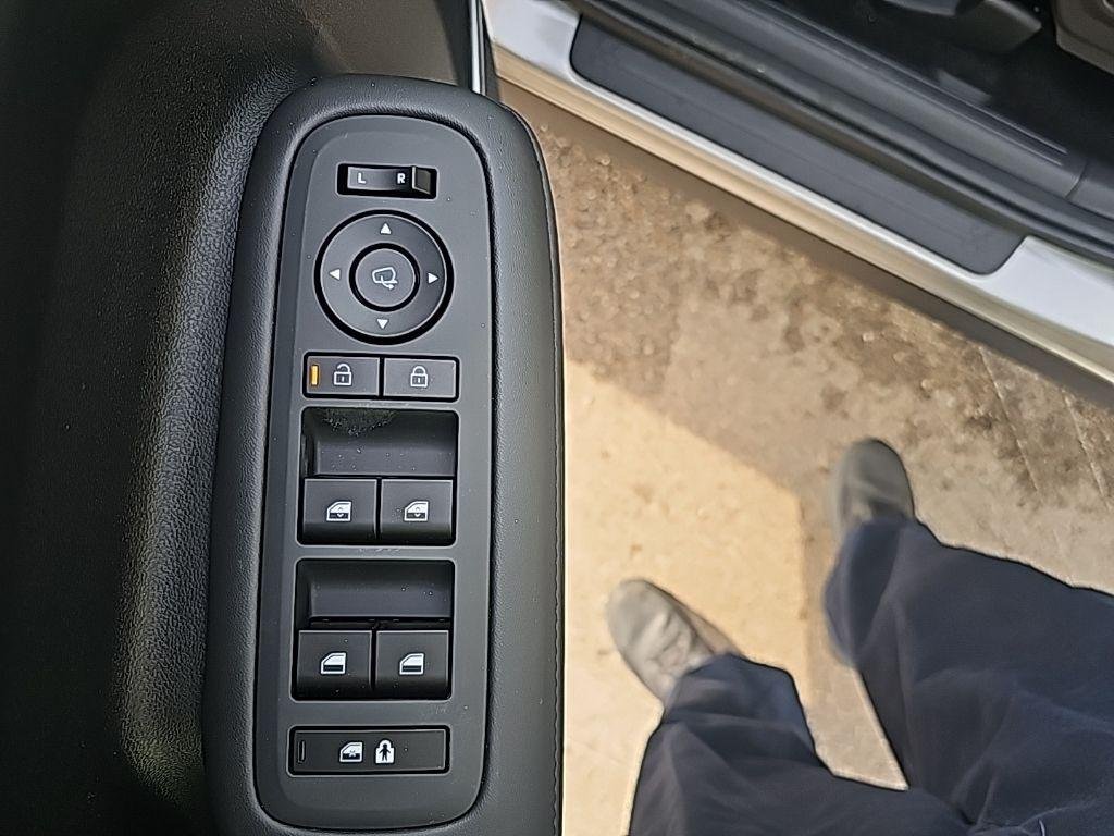 2026 Hyundai Santa Fe Limited - Photo 12