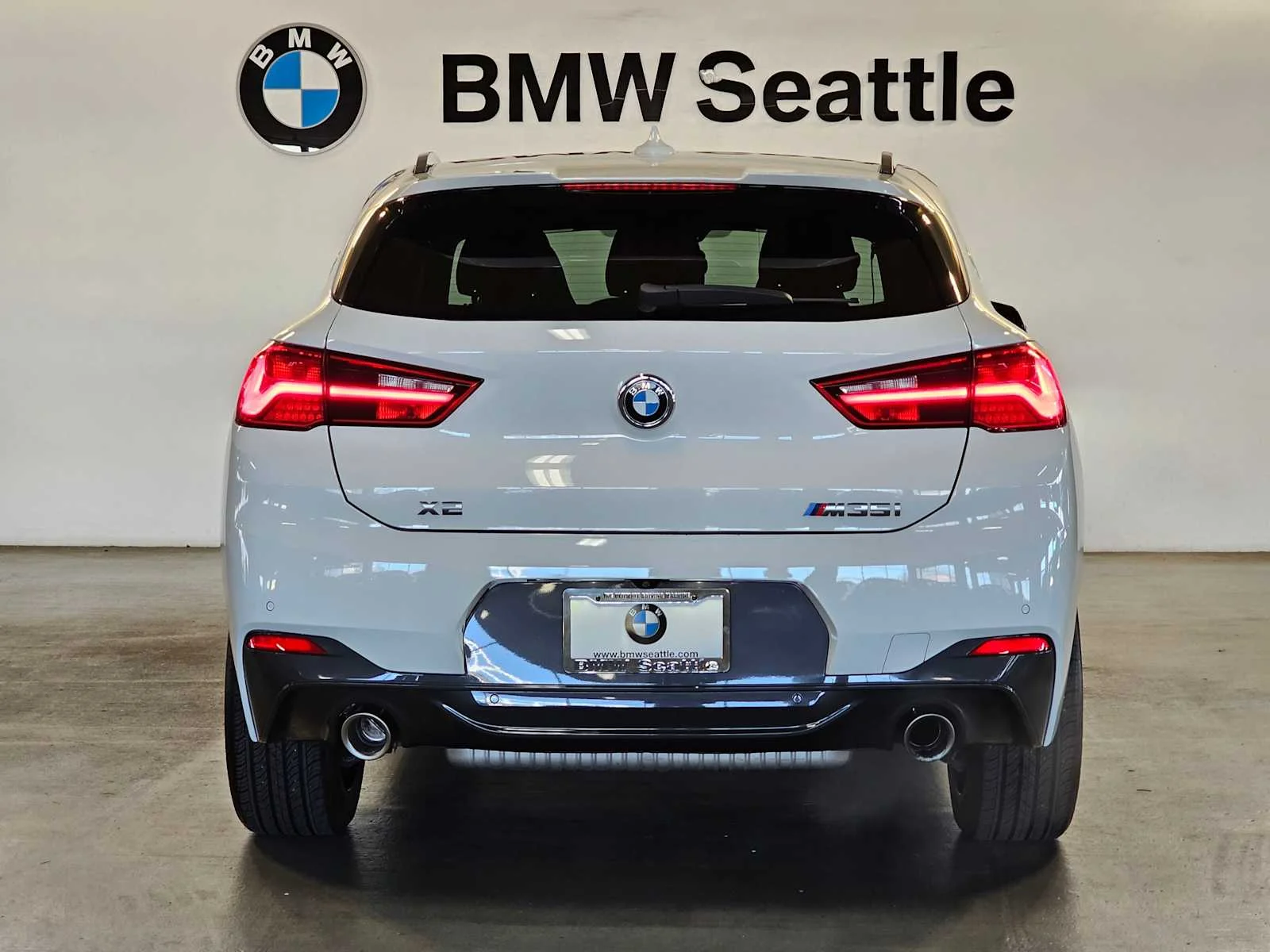 Used 2020 Alpine White BMW M35i image 5