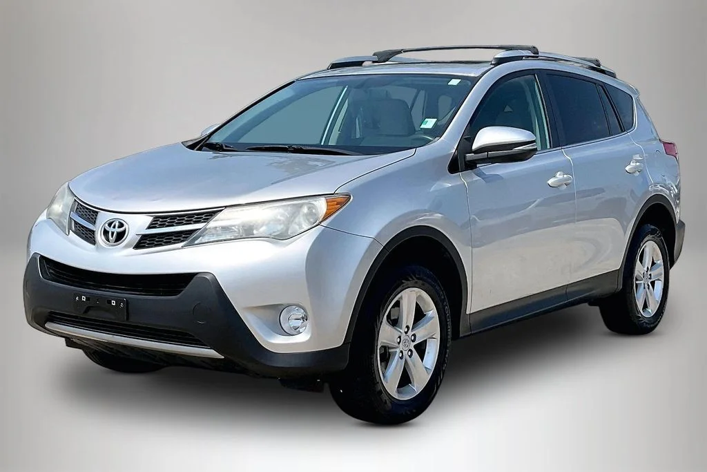 Used 2013 Toyota RAV4 XLE with VIN 2T3WFREV1DW013875 for sale in Alvin, TX