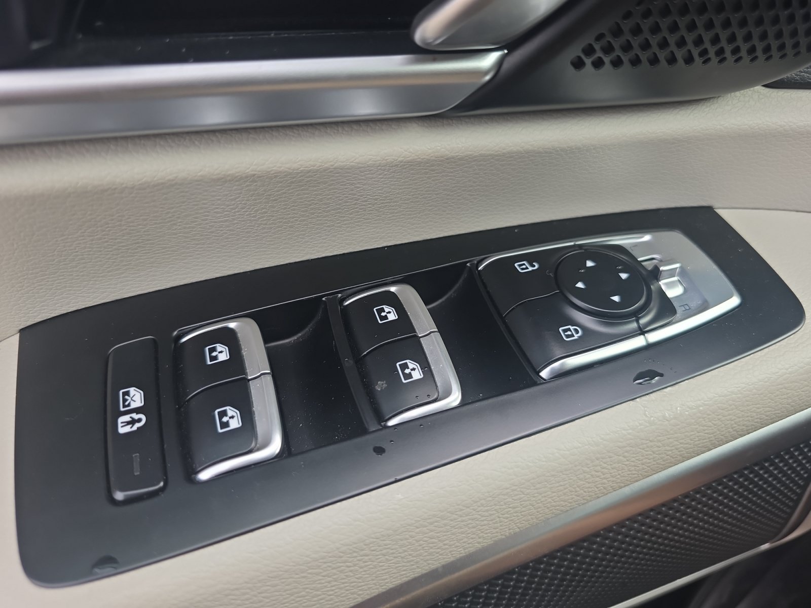 Certified Used 2024 Ebony Black Kia S image 26