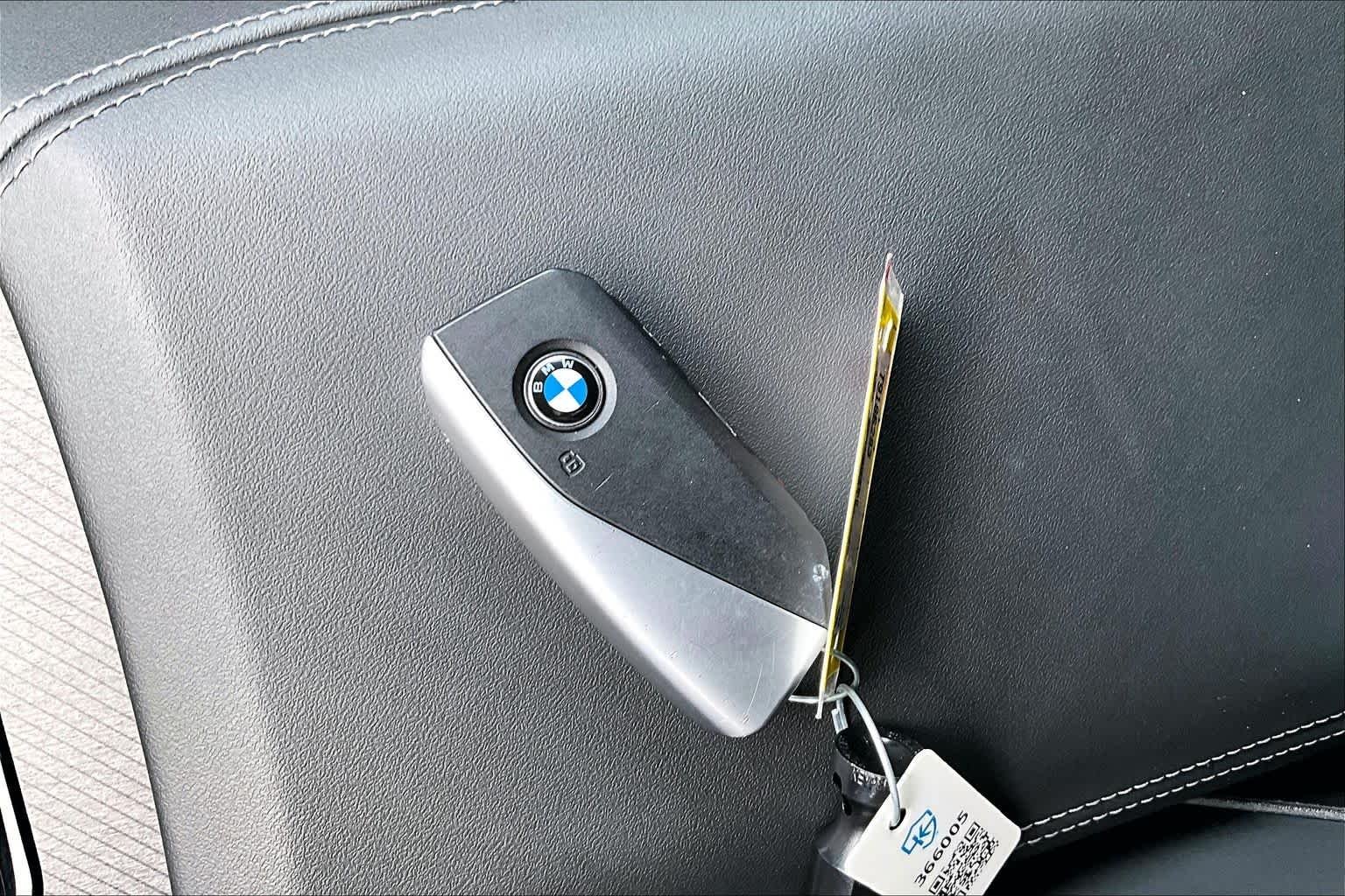 Used 2026 Alpine White BMW 30 xDrive image 28