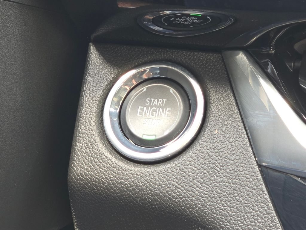 Used 2024 White Buick Avenir image 11