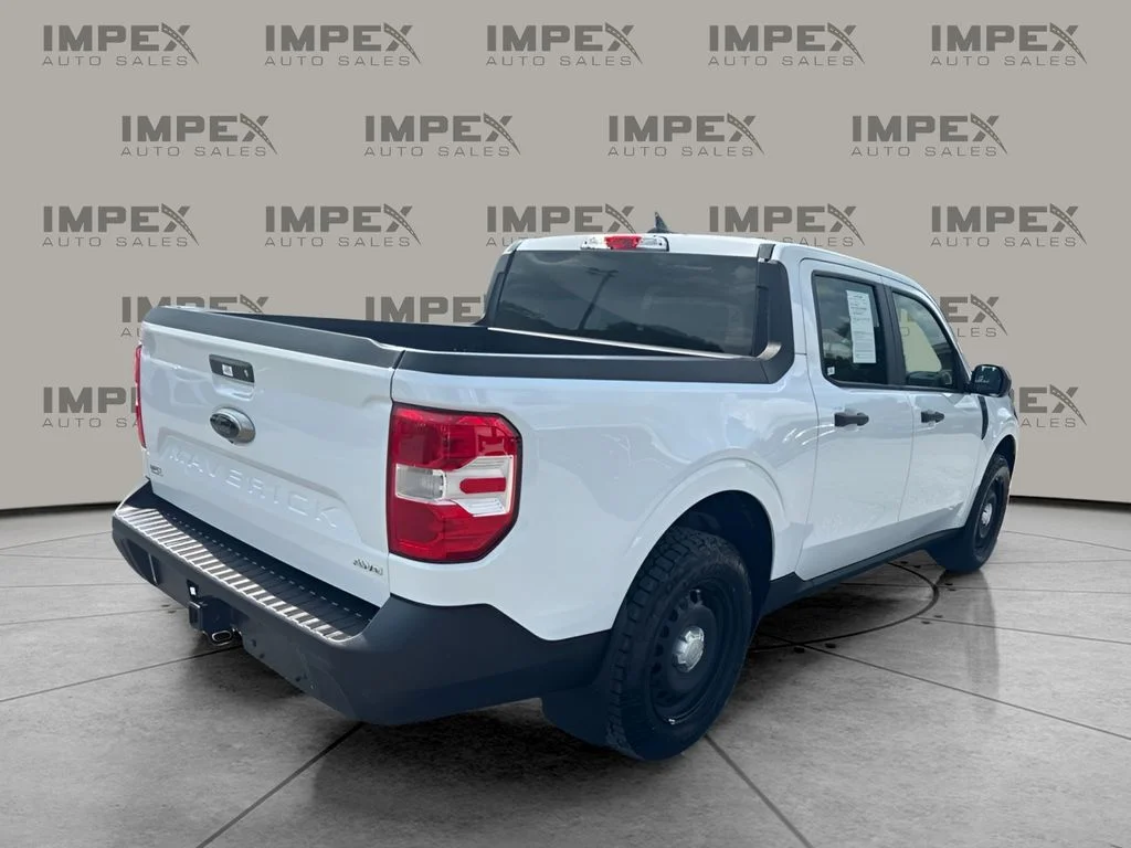 Used 2024 White Ford XL image 3