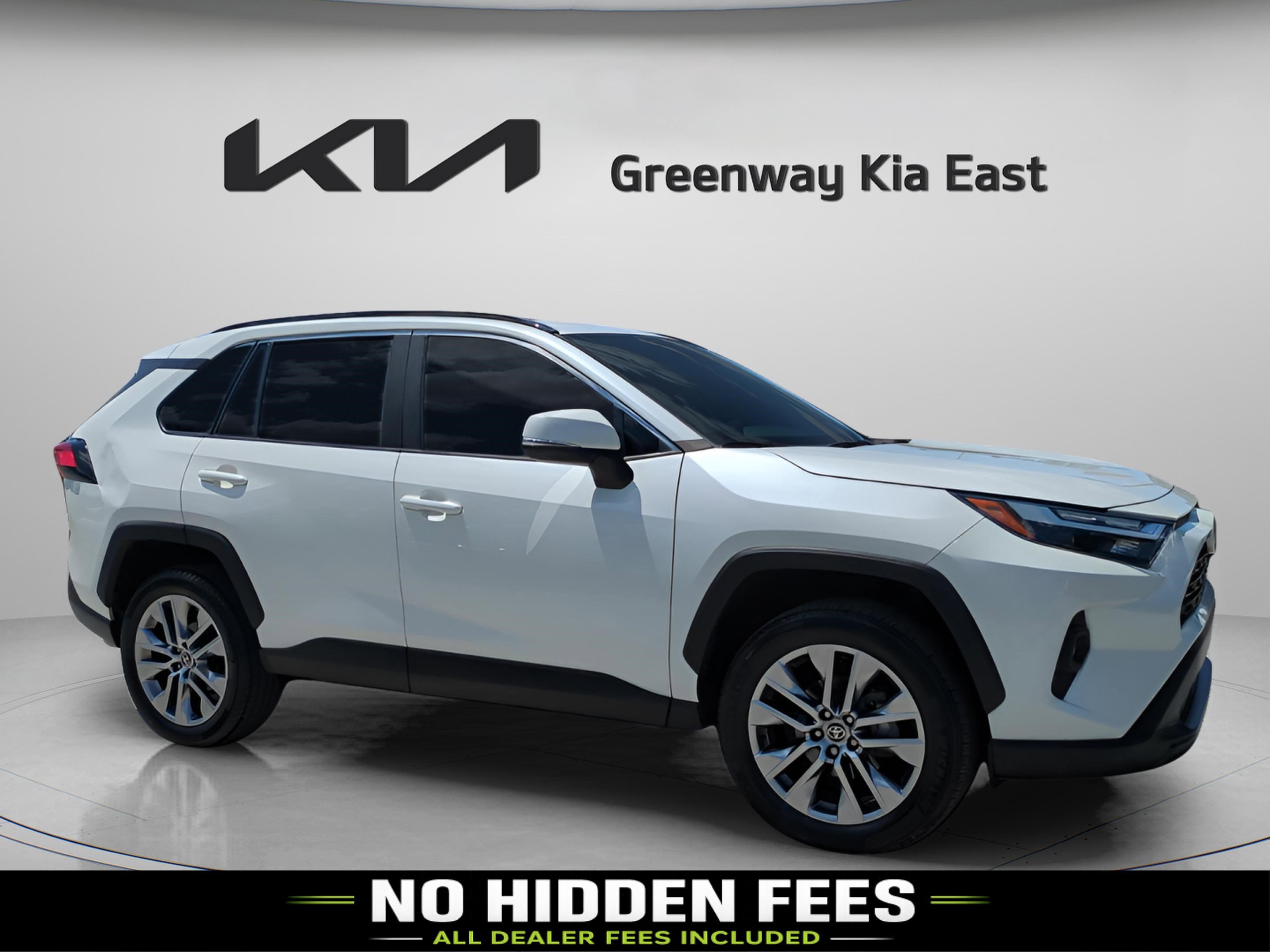 Used 2022 Blizzard Pearl Toyota XLE Premium image 1