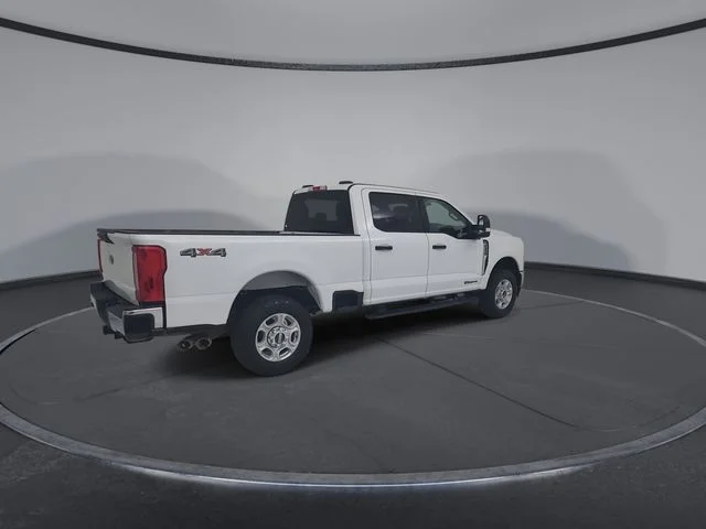 Used 2025 Oxford White Ford XLT image 15