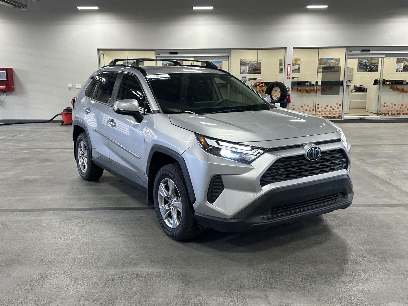 2024 Toyota RAV4 XLE - Photo 16