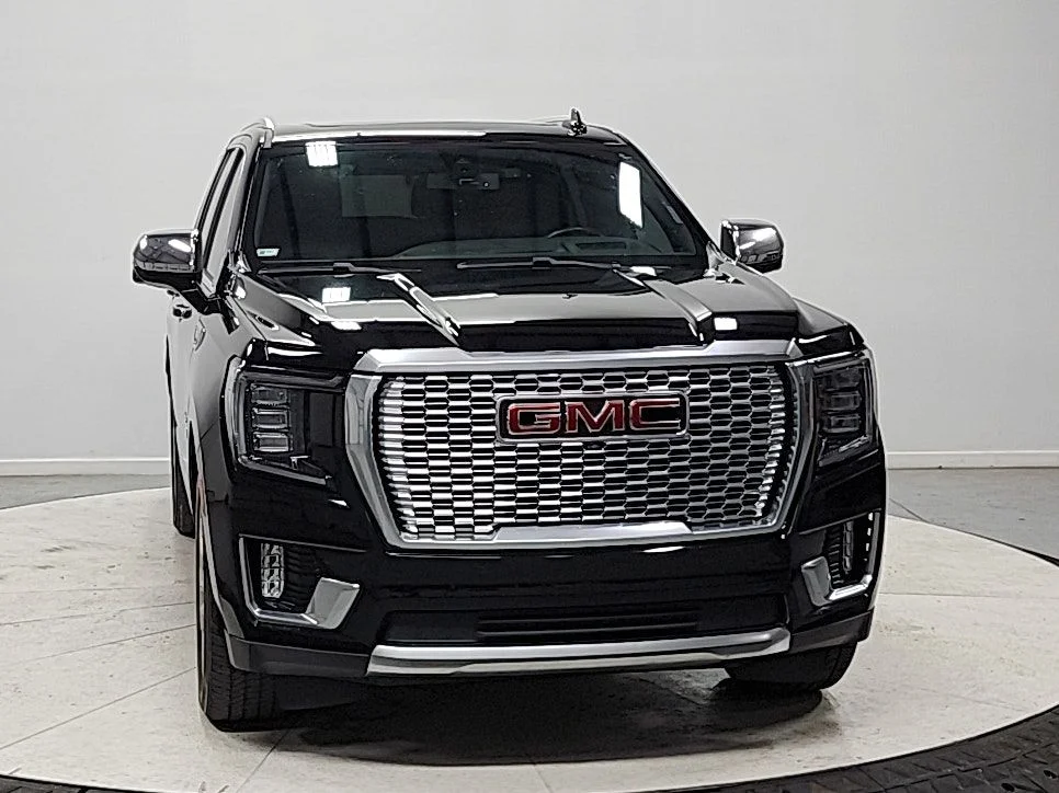 Used 2022 Black GMC Denali image 2