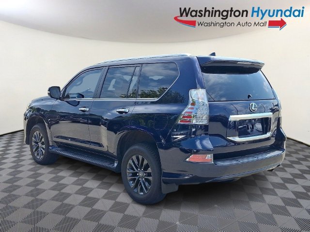 Used 2022  Lexus 460 image 3
