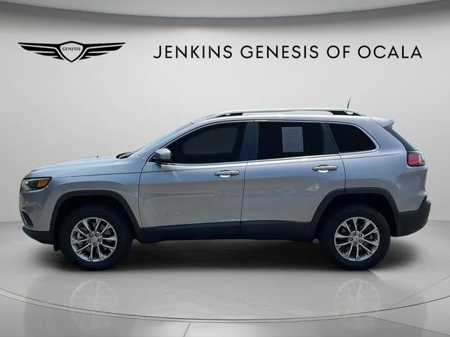 Used 2021 Silver Jeep Latitude Lux image 6