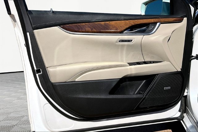 Used 2018 White Cadillac Luxury image 17