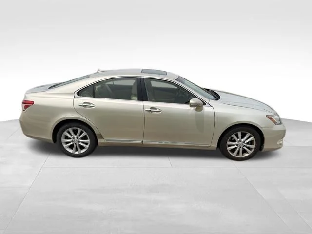 Used 2011 Beige Lexus 350 image 2