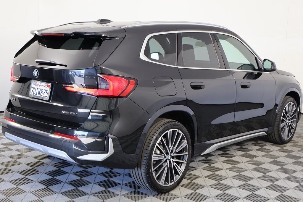 Used 2025 Black BMW xDrive28i image 4