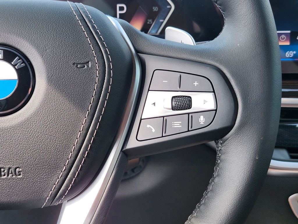 New 2026 White BMW xDrive40i image 28