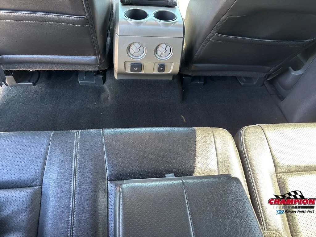 Used 2013 White Ford Lariat image 23