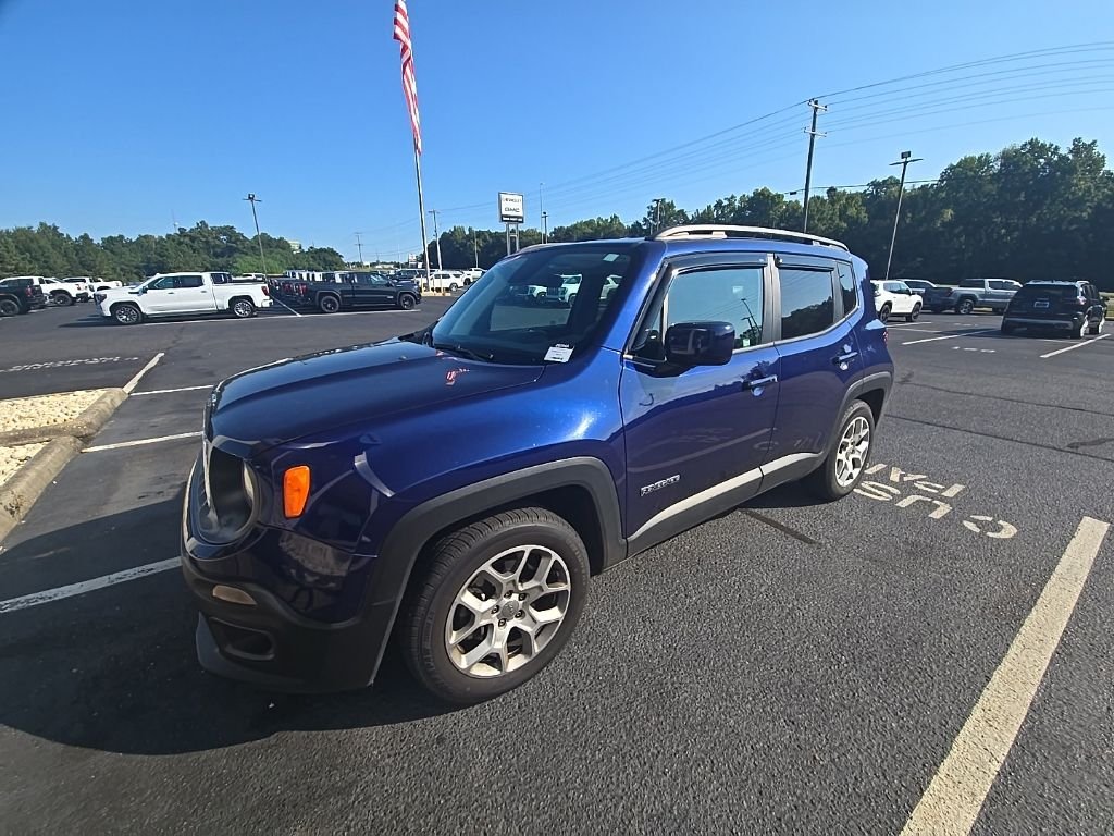 Used 2018 Blue Jeep Latitude image 4