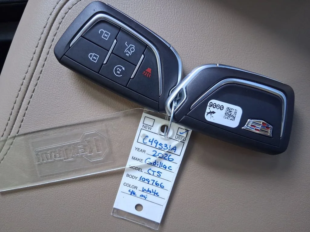 Used 2026 Vibrant White Tricoat Cadillac Premium Luxury image 26