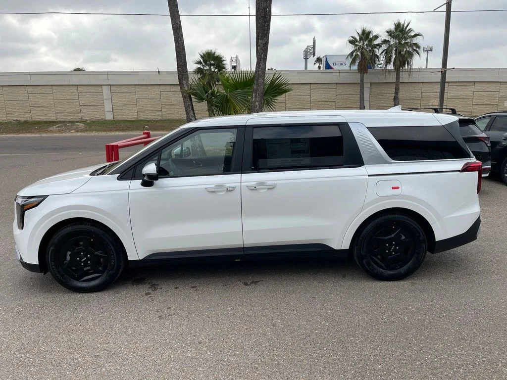 New 2026 White Kia LXS image 4