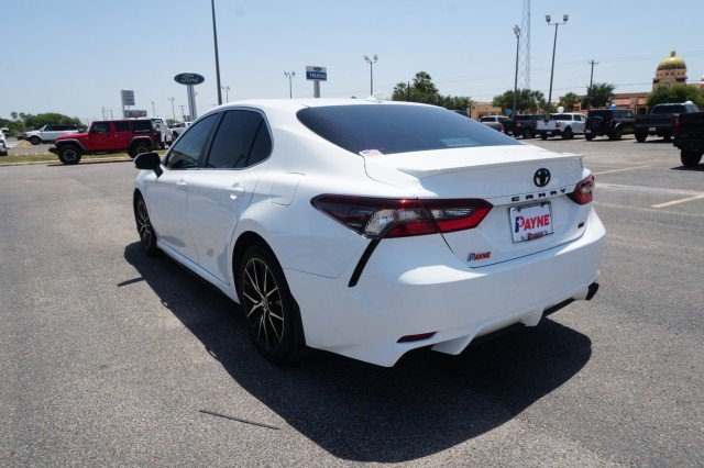 Used 2024  Toyota SE image 8