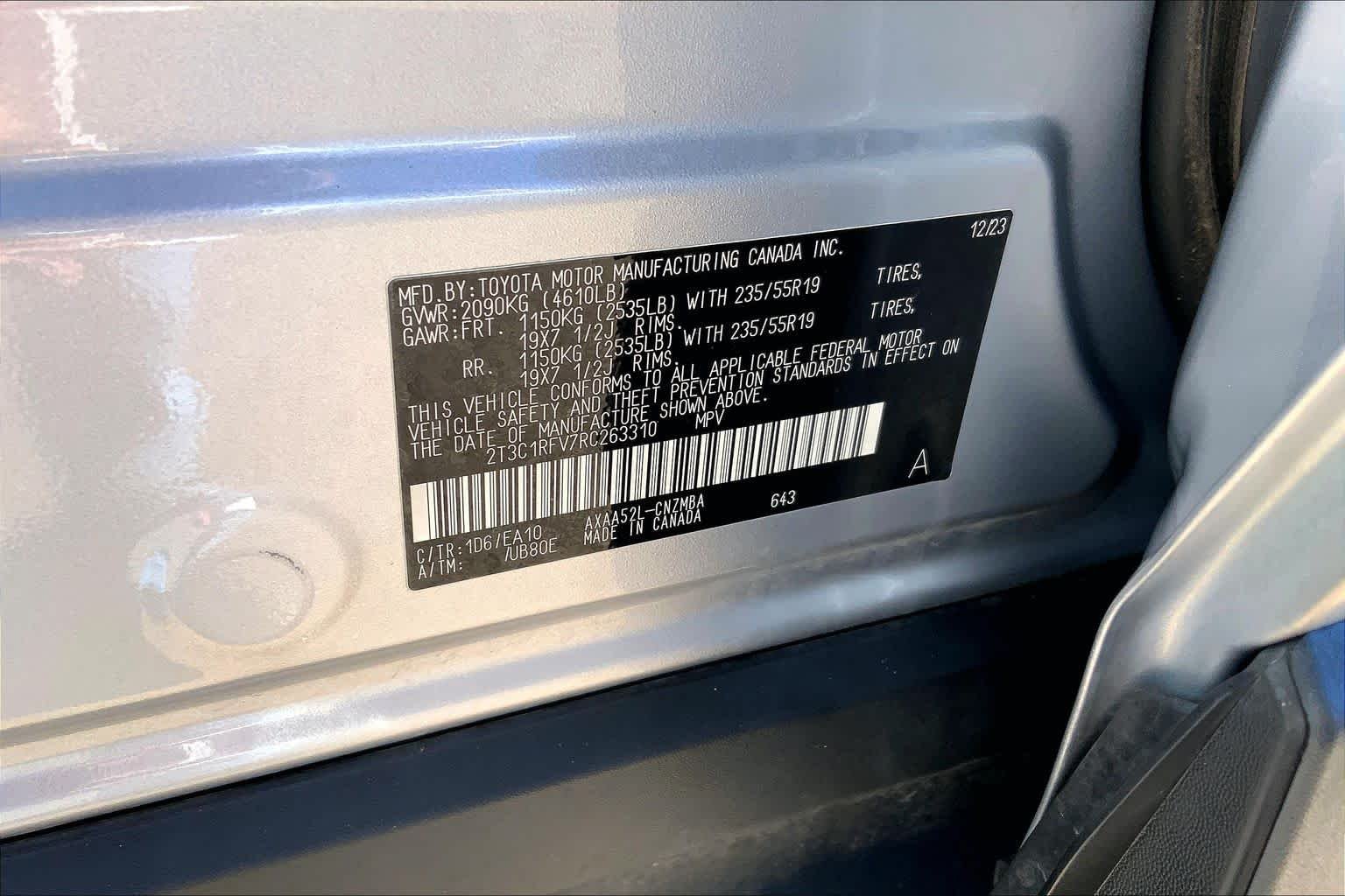 Used 2024 Silver Sky Metallic Toyota XLE Premium image 37