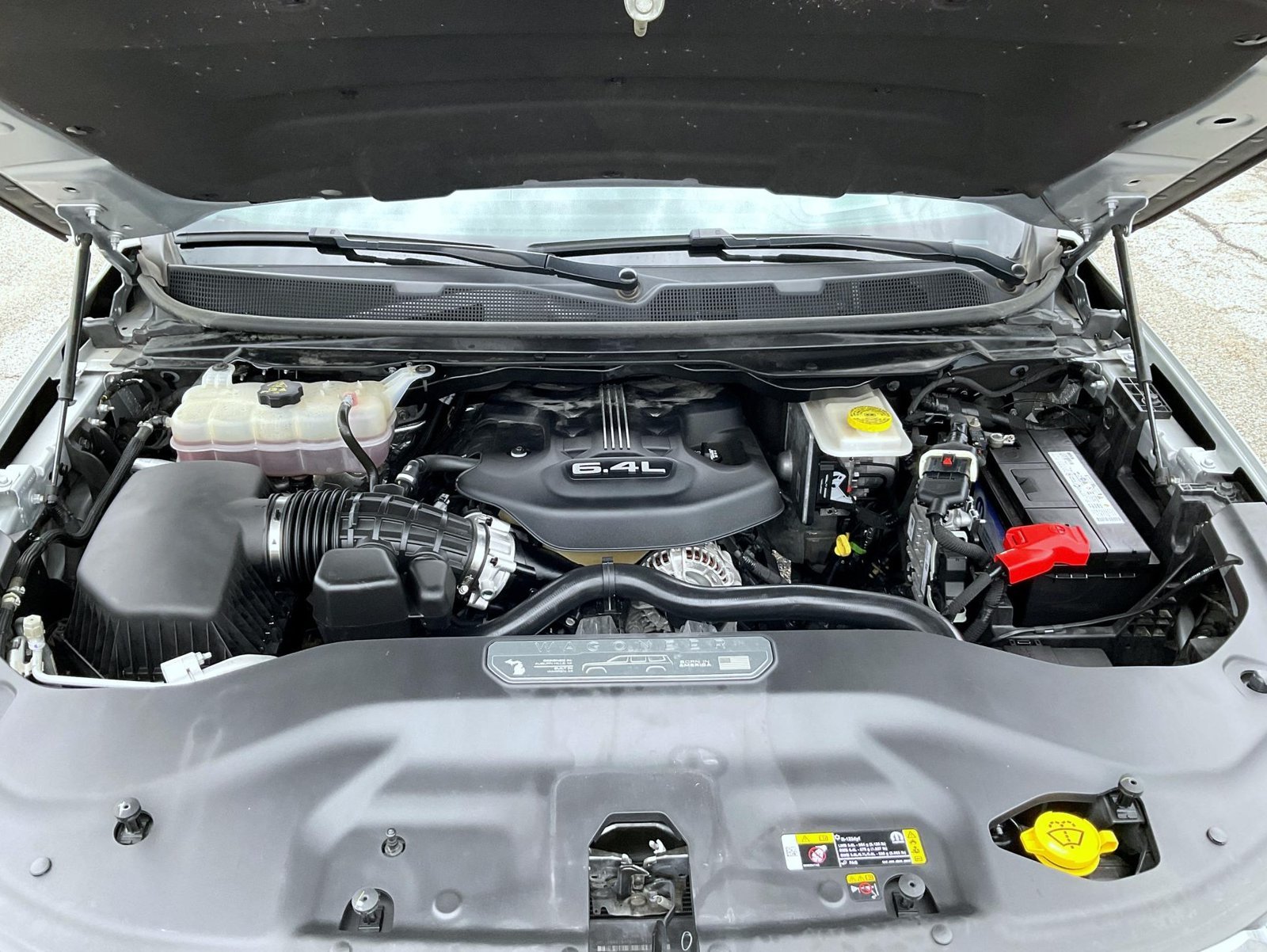 Used 2023 Silver Jeep Base image 26