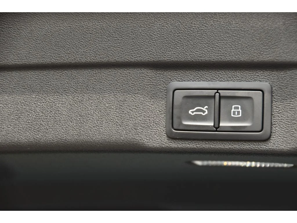 Used 2025 Florett Silver Metallic Audi Premium Plus image 22