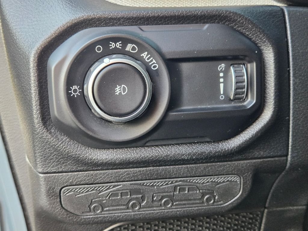 Used 2024 Gray Jeep Sport S image 17