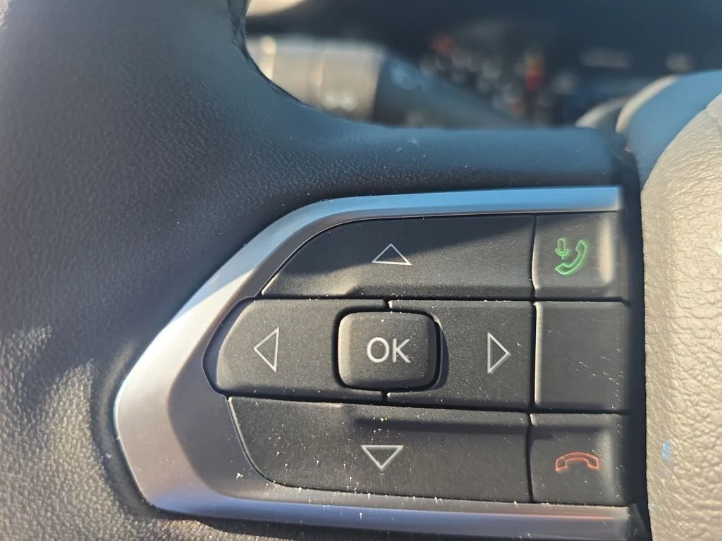 Used 2025 Red Jeep Limited image 20
