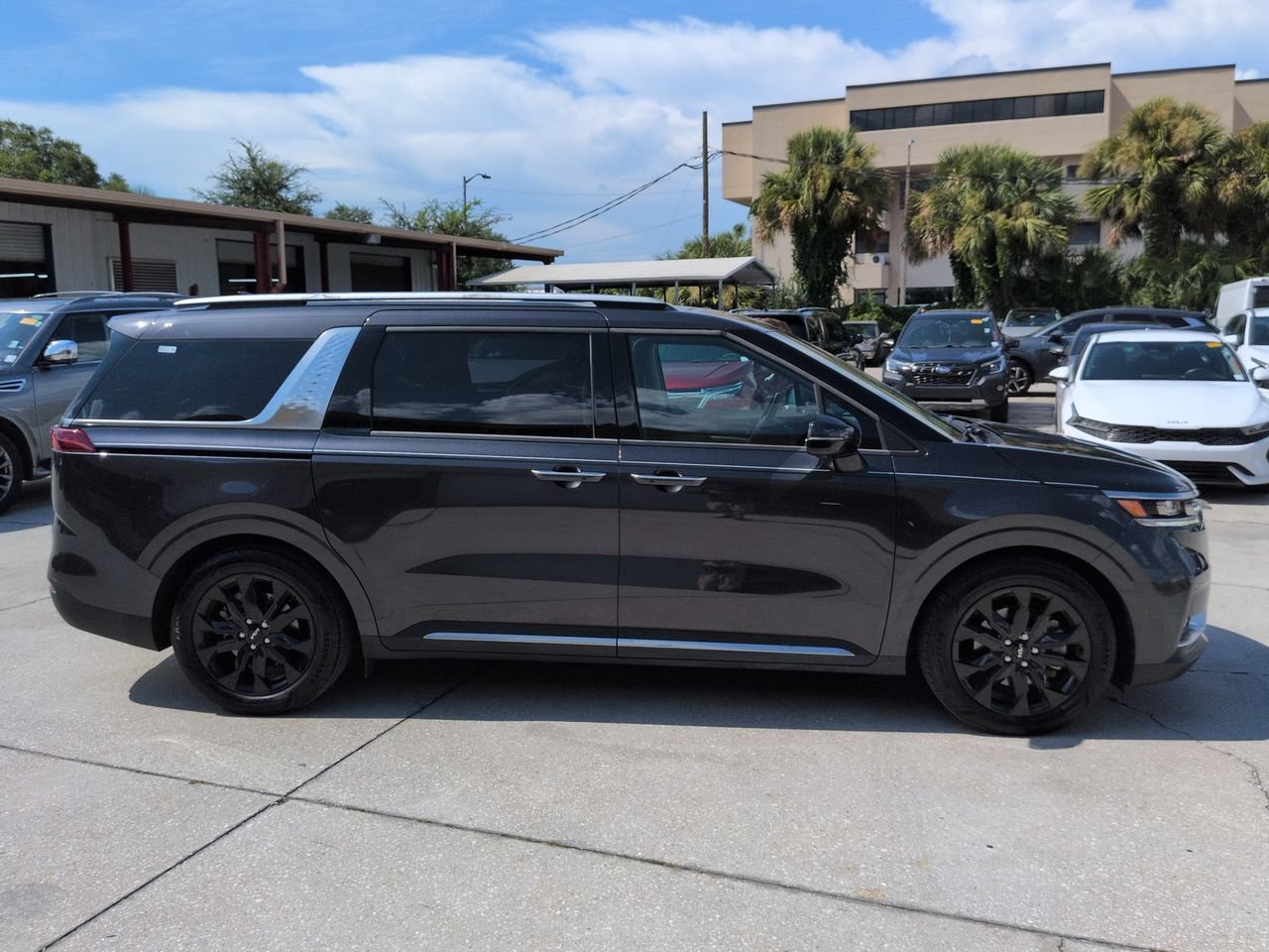 Certified Used 2024 Panthera Metal Kia SX Prestige image 3