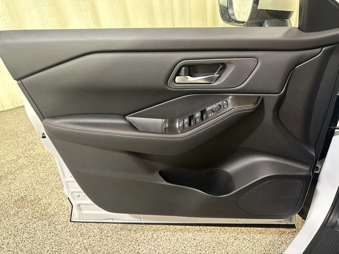 2026 Nissan Rogue SV - Photo 17