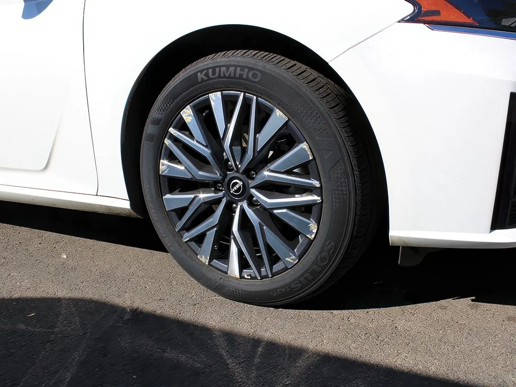 2025 Nissan Altima SV - Photo 7