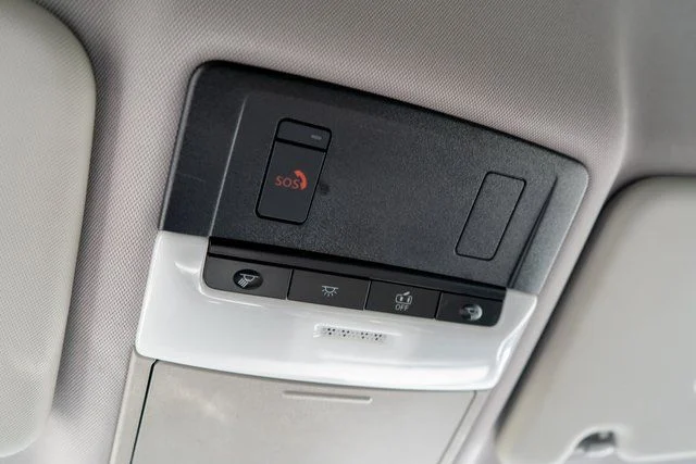 Used 2022 Black Mitsubishi  image 35