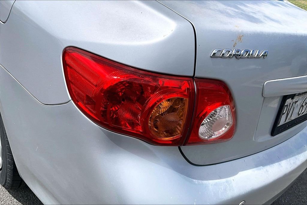 Used 2009 Silver Toyota Base image 32