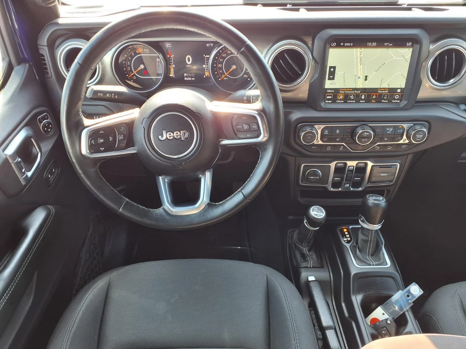 Used 2018 Ocean Blue Metallic Clearcoat Jeep Sahara image 4