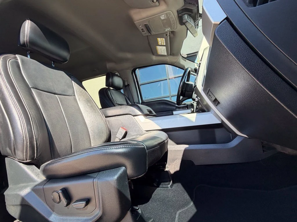 Used 2020 White Ford Lariat image 21