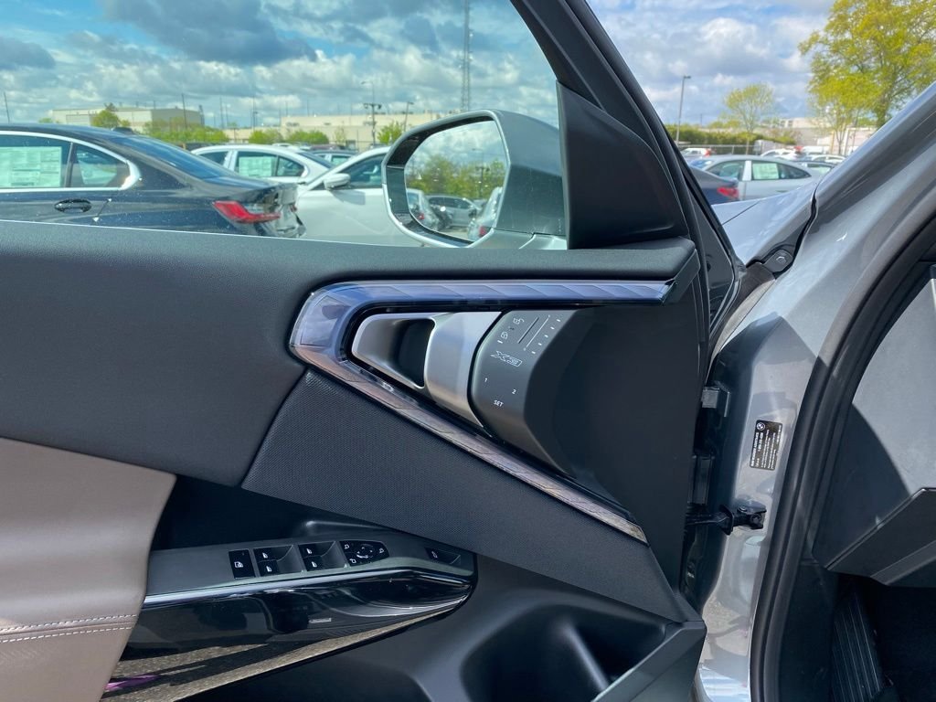 New 2026 Skyscraper Grey Metallic BMW 30 xDrive image 13