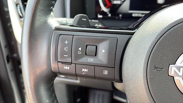 Certified Used 2023 Silver Nissan Platinum image 14