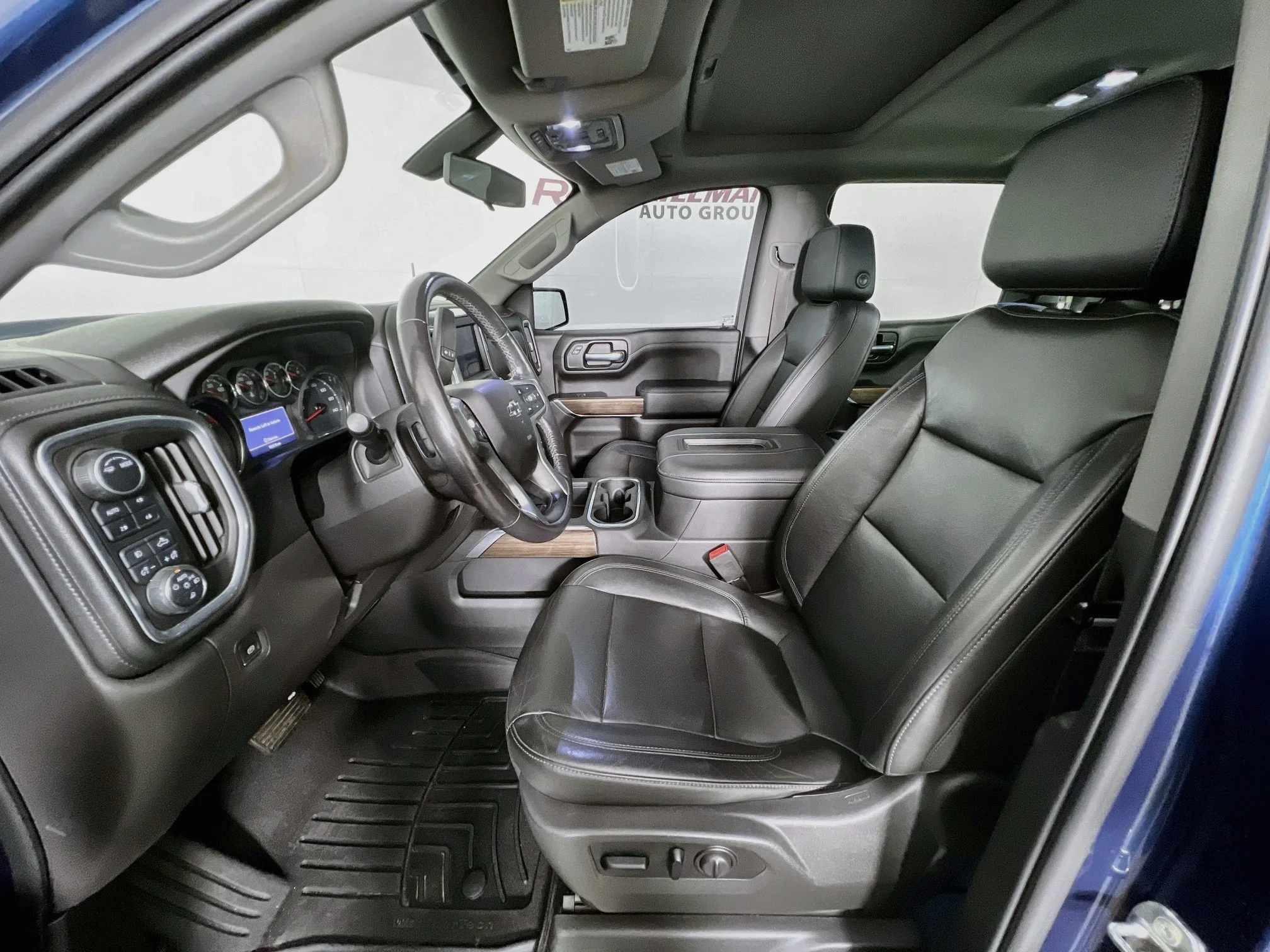 Used 2020 Northsky Blue Metallic Chevrolet RST image 9