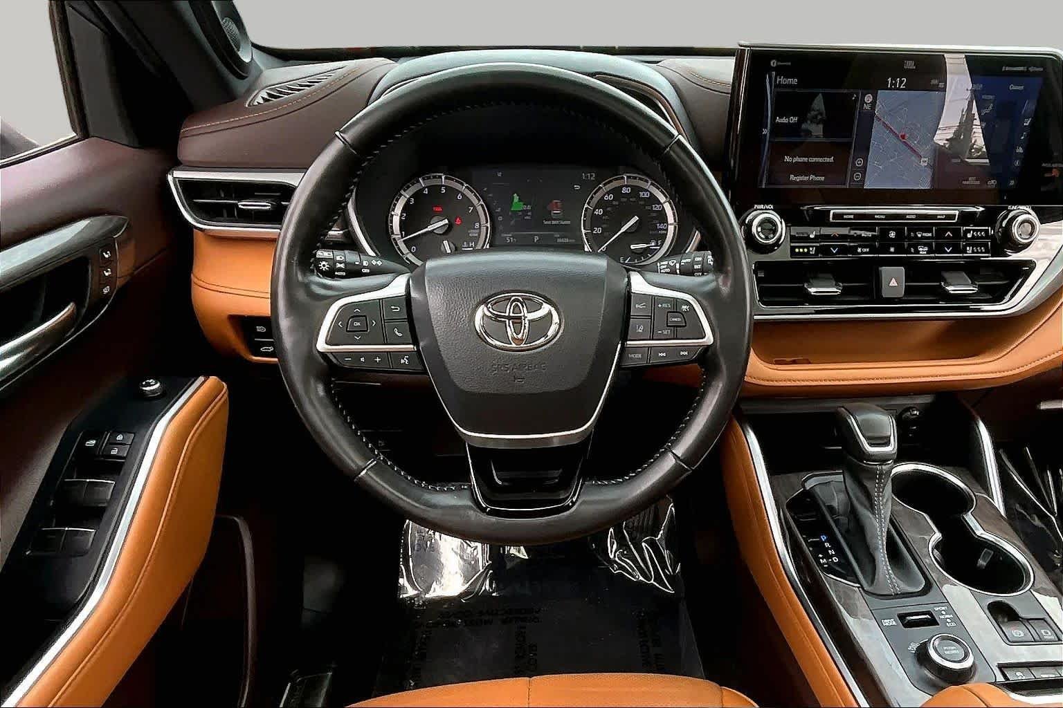 Used 2022 Moon Dust Toyota Platinum image 6