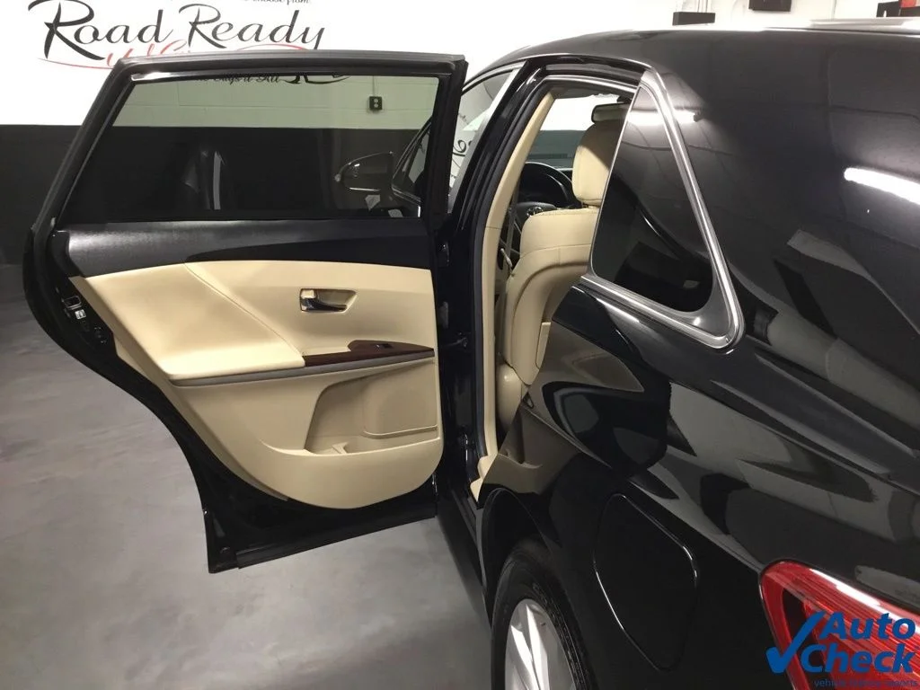 Used 2014 Black Toyota LE image 32