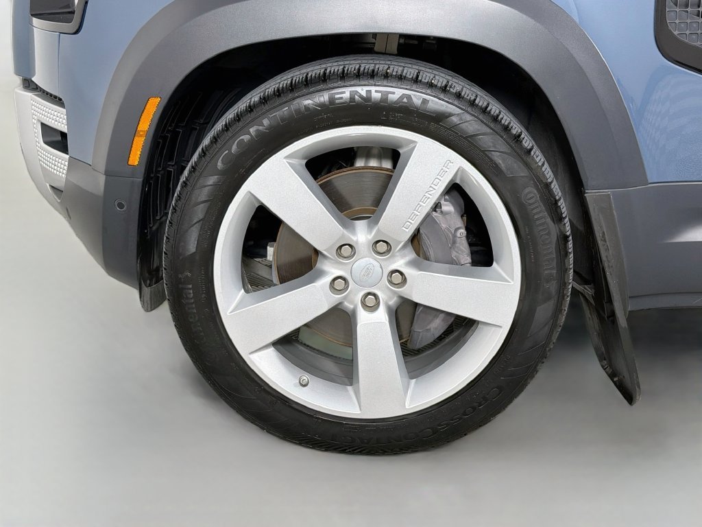 Used 2021 Blue Land Rover SE image 32