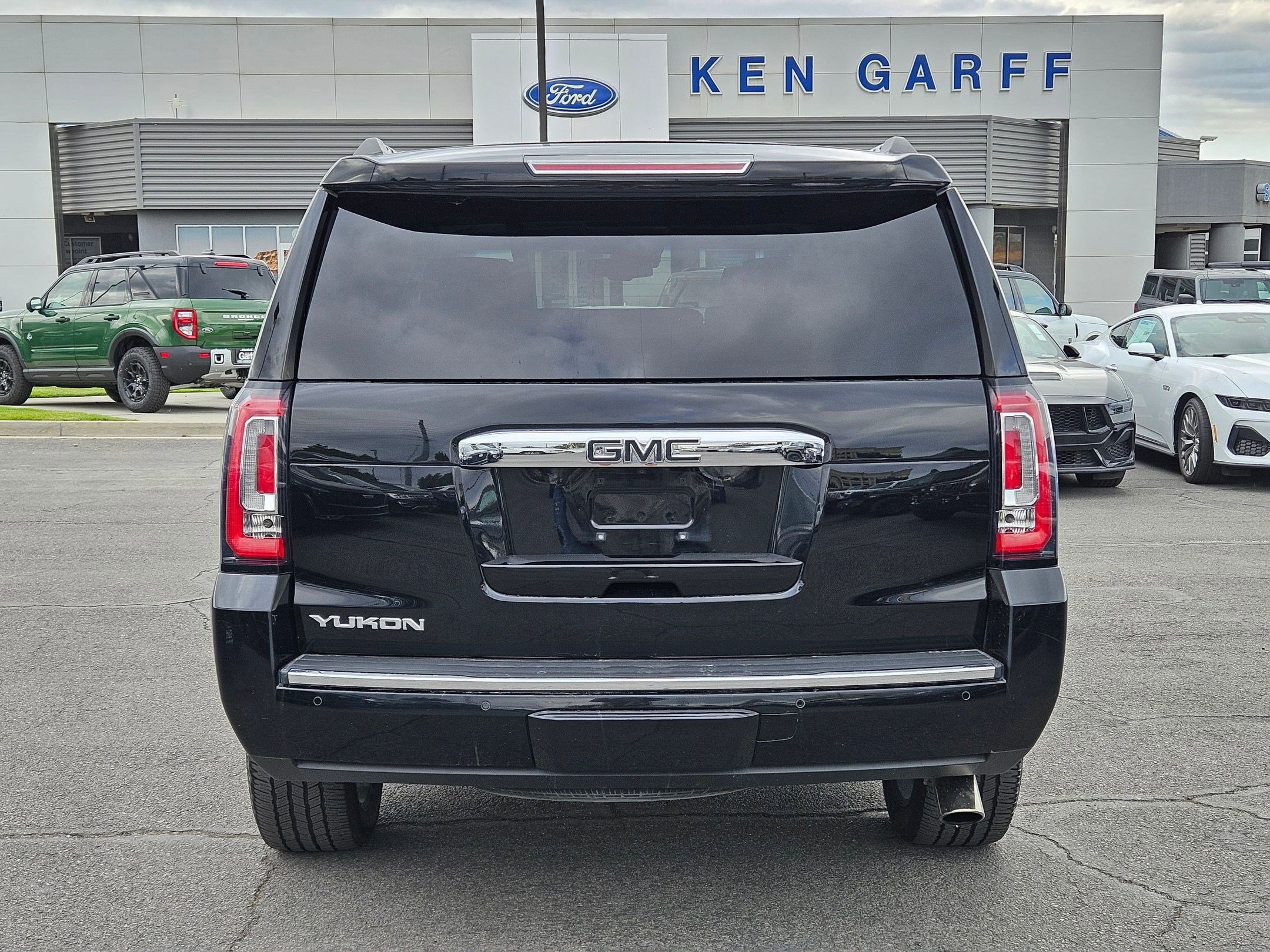 Used 2020 Onyx Black GMC Denali image 4