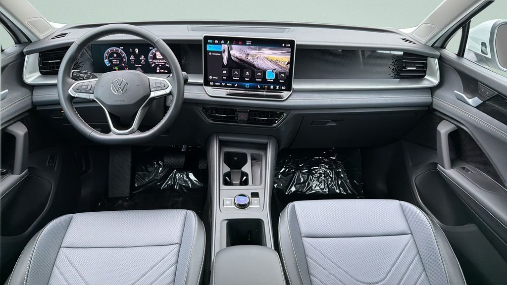 New 2026 Pure White Volkswagen 2.0T SE image 12