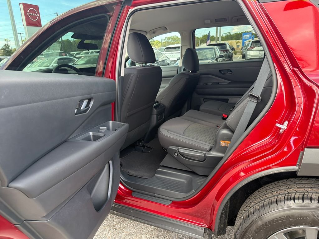 New 2026 Nissan Pathfinder SV 4D Sport Utility