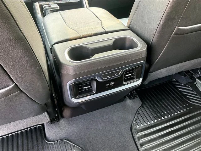 Used 2024 Silver GMC Denali image 29