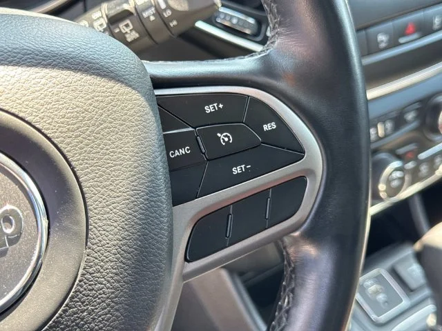 Used 2021 White Jeep Latitude Lux image 31